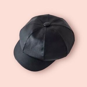 111 WOMENS NWT FAUX LEATHER NEWSBOY CAP‎